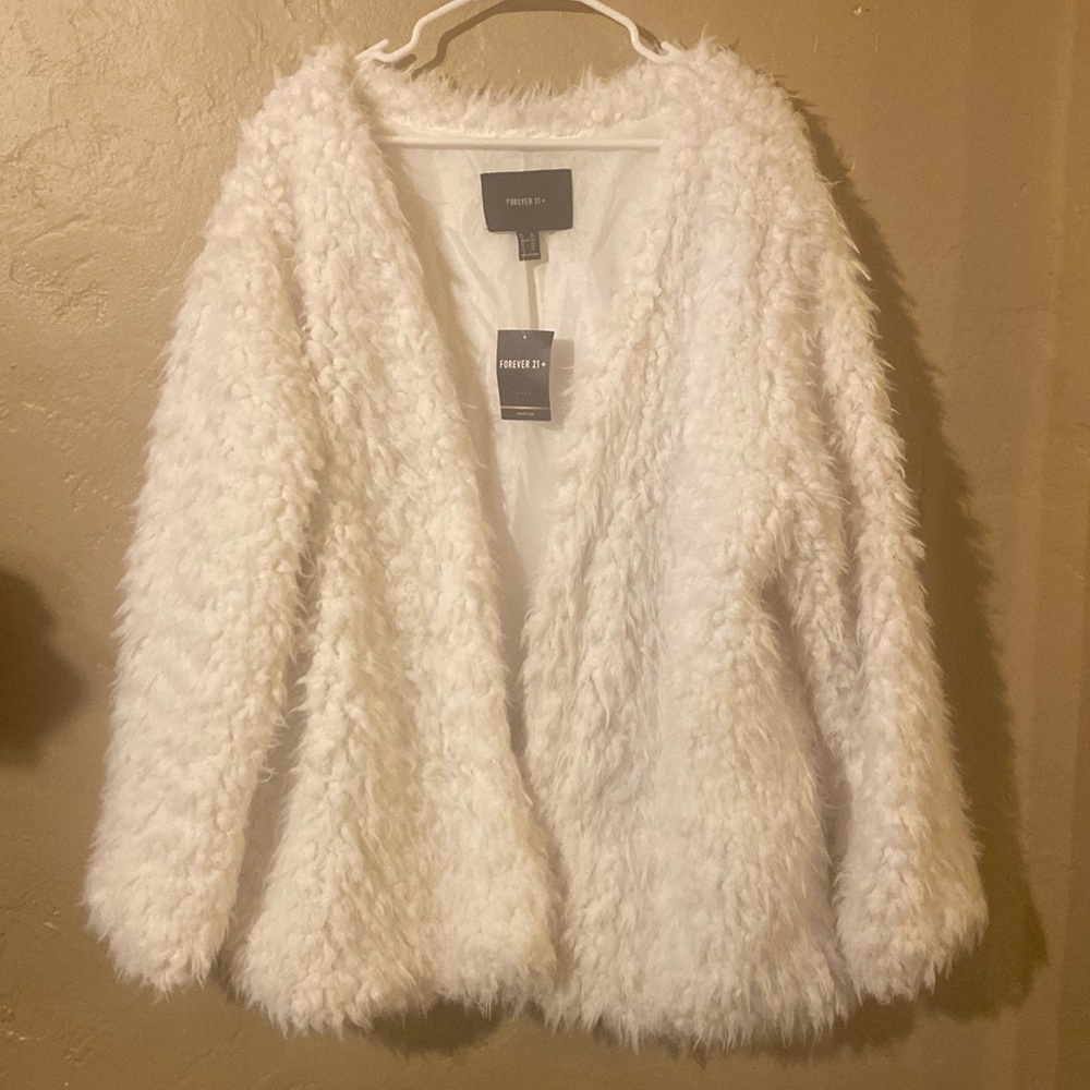 FOREVER21 3X ❄️ WINTER WHITE FUZZY JACKET